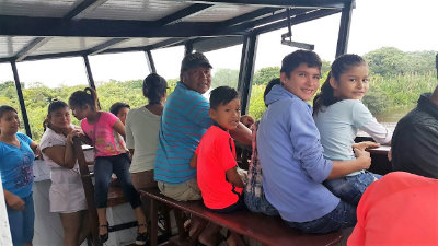 Niños de la Amazonia Boliviana Tour Solidario