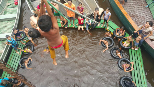 Tour Solidario con niños de la Amazonia Boliviana